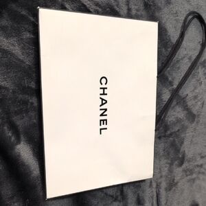 CHANEL White Bag with Black Handles